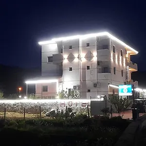 Apostoli Hotel Përmet